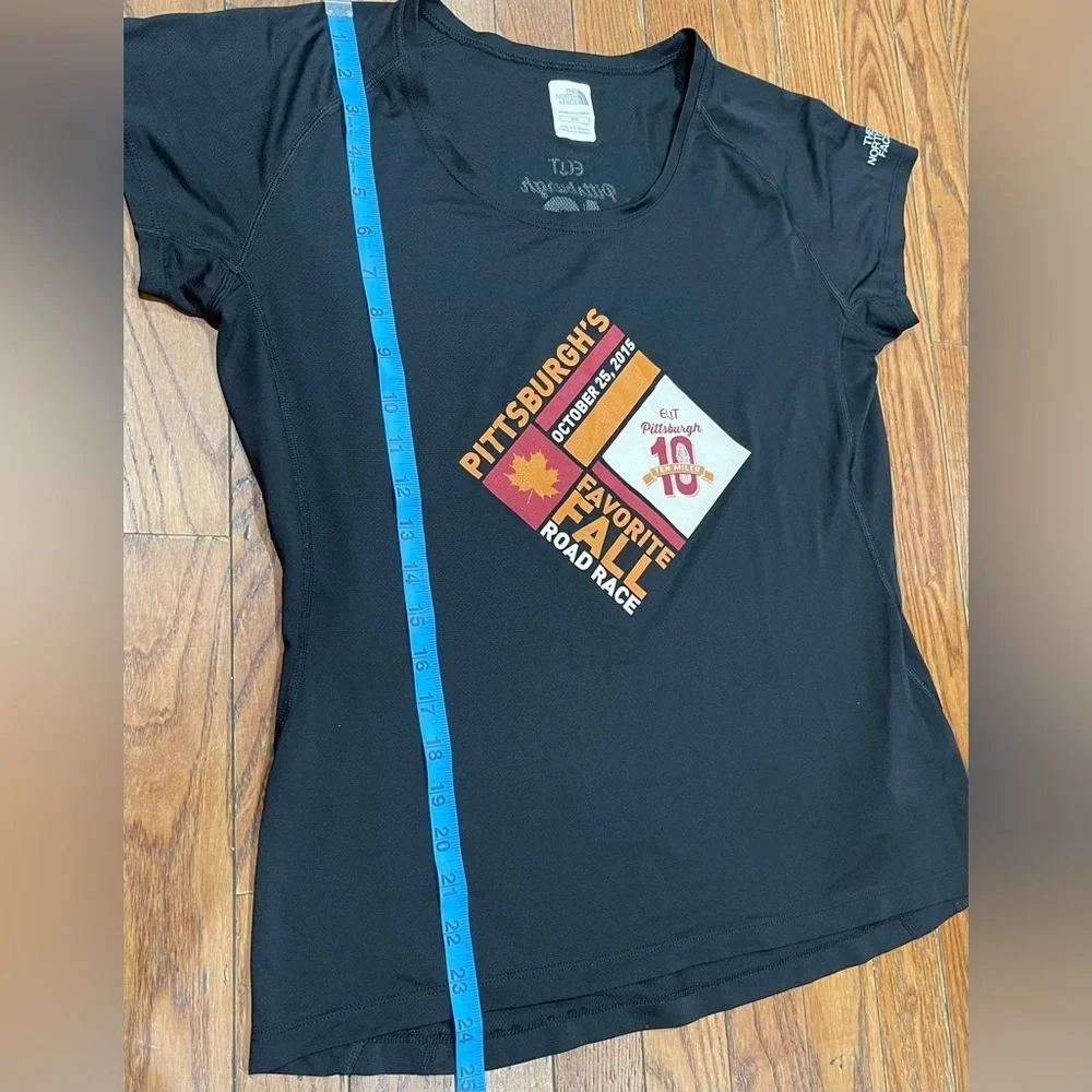 The North Face Black Graphic Tee - Picture 7 of 10